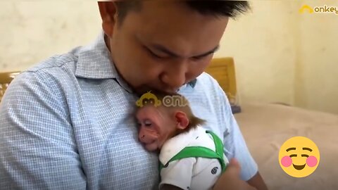 Super cute Bibi welcomed dad after many days of separation