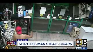 Man threatens Phoenix clerk with knife, steals cigar display