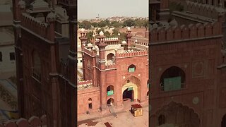 Flying Over Badshahi Mosque in LAHORE, Pakistan, #shorts