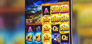 Slot players cash in on jackpots on Vegas Strip