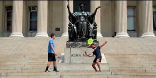 How to play freestyle frisbee