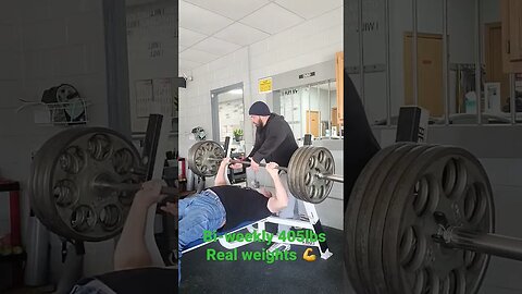 405lbs Raw bench, Crazy 🤪 old man, 💪