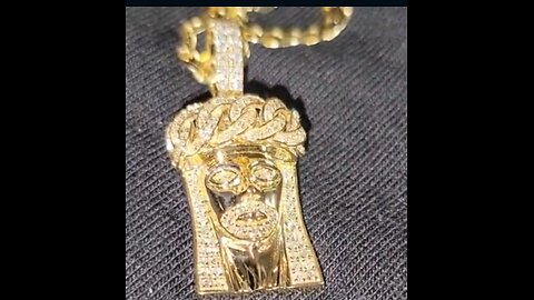 TRAXNYC.COM:14k,VS2 Diamond JESUS PIECE| REVIEW