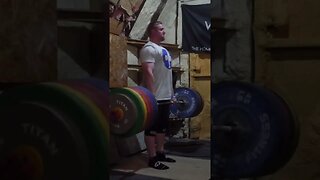 275 kg / 606 lb - Deadlift