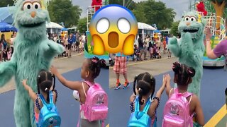 Sesame Place Denies Racism 😱 After Two Black Girls Suffer Racism At Sesame Place, Rosita Costume Hug