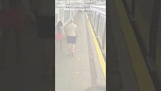 NYC SUBWAY STATION ATTACK WOMAN FLATTENED BY LUNATIC'S SUCKER PUNCH #shorts