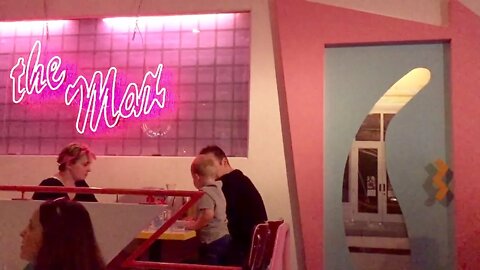 Awesome Saved by the Max experience - Saved by the Bell pop-up restaurant in Wicker Park, Chicago