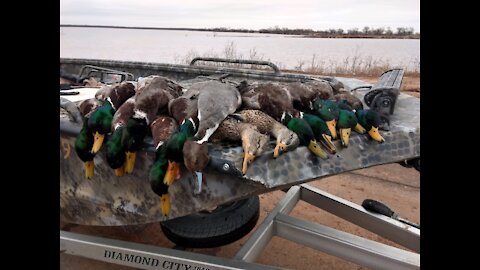 Installation Of A Drake Ghillie Boat Blind