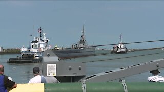 USS Cod submarine departs Cleveland for first time in 58 years