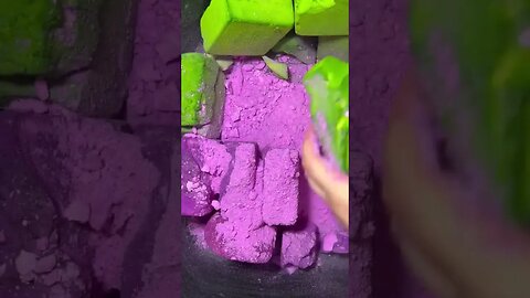 pink & green gym chalk crush!