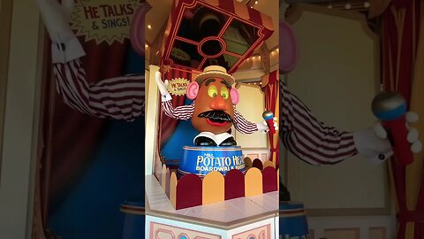Mr. Potato Head at Midway Mania #californiaadventure #toystory #midwaymania #pixarpier #pixar