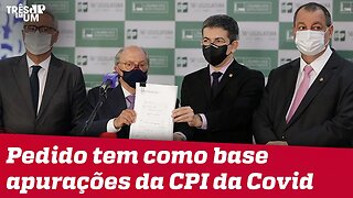 Juristas protocolam novo pedido de impeachment contra Bolsonaro