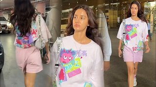 Disha Patani Looks Uber Cool In a Pink Outfit As She Gets Papped At The Airport 😍🔥📸✈️