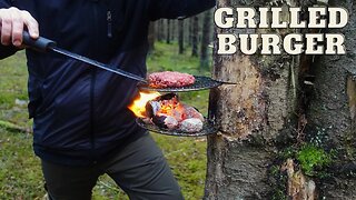 GRILLED BURGER ON A TREE TRUNK | FIRE ASMR | HIKE AND COOK