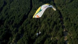 Paraglider performs breathtaking acrobatic maneuvers