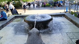 Fountain in one of the entrances of Ueno Park