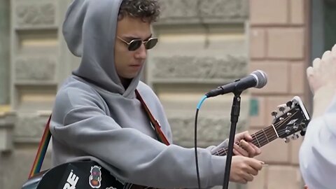 The GUITARIST pretends to be a BEGINNER with STREET MUSICIANS #10