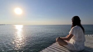 10 MINUTE GUIDED MEDITATION Calming Ocean Waves/ MEDITATION/ Daisyyoga