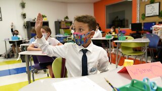 Judge Blocks Florida Mask Rules, Allowing Schools to Mandate Masks