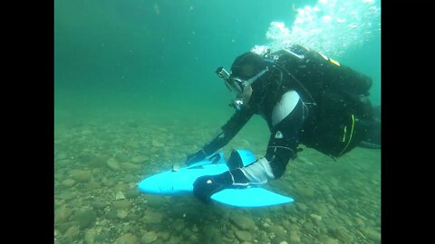 Trying the new Hoverstar H2 Underwater Scooter👇