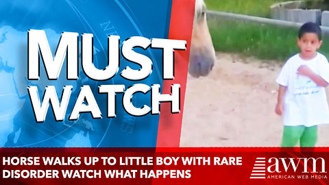 HORSE WALKS UP TO LITTLE BOY WITH RARE DISORDER… NOW PAY CLOSE ATTENTION TO HIS HAND