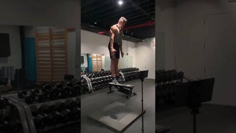 INCREDIBLE VERTICAL JUMP 🤯💥🚀(Click the link in DESCRIPTION if you want to jump like this) #Shorts