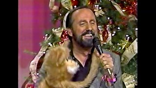 Ray Stevens - "Santa Claus Is Watching You" (Live on Ralph Emery Christmas Special, 1989)
