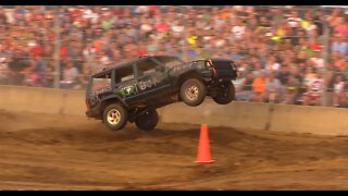 Jeep Cherokee XJ Tough Truck Race