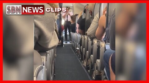 AIRPLANE PASSENGERS CHEER AFTER PILOT ANNOUNCES END TO MASK MANDATE [#6193]