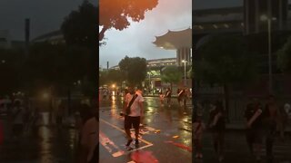 Torcida do Vasco cantando tão alto que dá pra ouvir do lado de fora do Maracanã - 20/03/2022