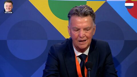 Van Gaal tevreden: 'Dumfrey in de hoofdrol, Memphis evenaart Huntelaar, geweldig dat dit gebeurt'.