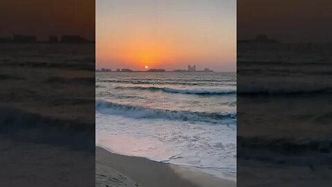 Dubai Sunset #dubai #mustwatch #dubailife #bestsunset #mydubai #uae #viral #viralvideo #viralshorts