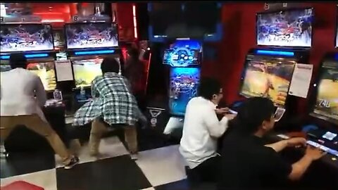 Passionate Japanese Gamer Takes Game Center by Storm