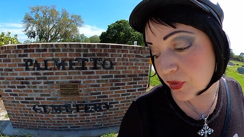 Palmetto Cemetery, Palmetto Florida. This is Cal O'Ween !