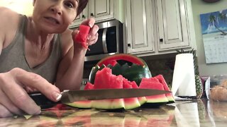 How to cut watermelon into basket