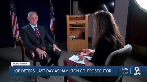 Hamilton Co. Prosecutor Joe Deters celebrates last day