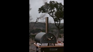 Outdoor pizza made with Woody Oven