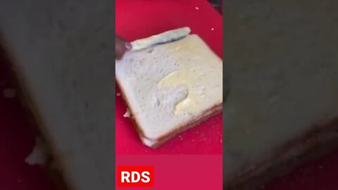 How to make Pizza Sandwich