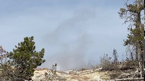 Steamboat Geyser - minor eruption