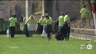 Detroiters celebrate Earth Month by taking part in clean up initiatives