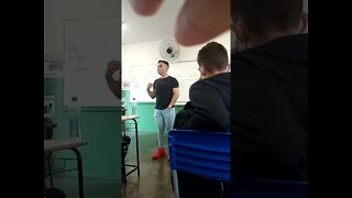 ABSURDO!!! Professor promete não aceitar alunos ‘bolsonaristas’ em sala de aula