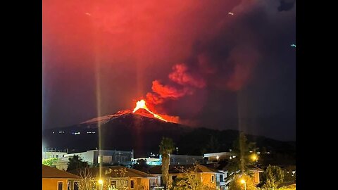 🚨BREAKING: Etna volcano erupts on the Italian island of Sicily