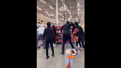 Smash and grab at Home Depot in signal hill CA