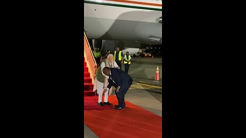 Never seen before visuals! Papa New Guinea PM seeks PM Modi's blessings