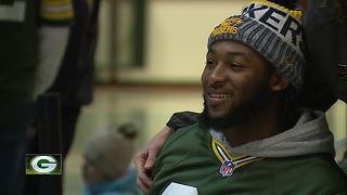 Packers players sign autographs to support Salvation Army