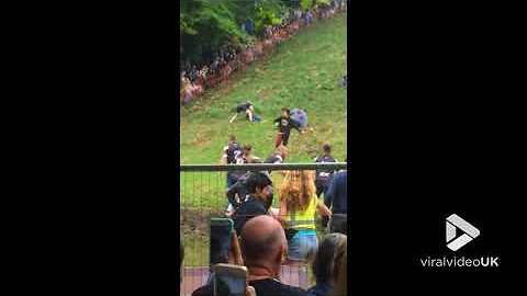 Cheese rolling festival always entertains || Viral Video UK