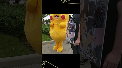 Playing theme songs for random cosplayers! Kingdom Hearts (Utada Hikaru) and Pikachu cosplays