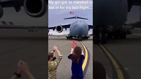 After 20 years of service, little girl marshals her dad in on his last flight 🥹🙏 #shorts #viral