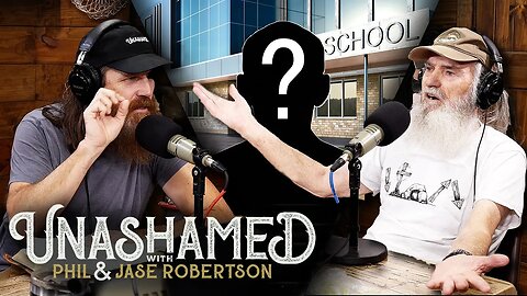 Uncle Si Gets Heckled for Drug Money & Jase Faces His High School Rival | Ep 755