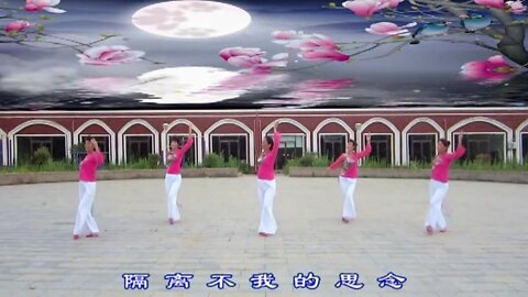 紅領巾廣場舞：《風中的額吉》48歲大媽跳出18歲的氣質【紅豆廣場舞】